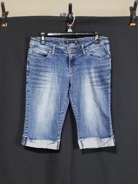Vanilla Star Denim Capri Cuffed Pants. Size: 9